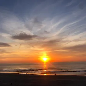 Appartement Luxe App - Zeedijk Mariakerke - Prachtig Zeezicht, Ostende