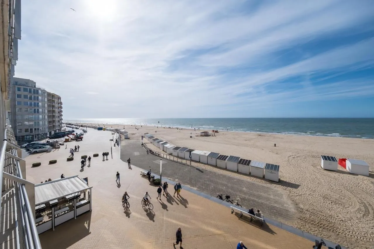 Apartment 2 Bedrooms With Magnificent Seaview And Free Parking contacts